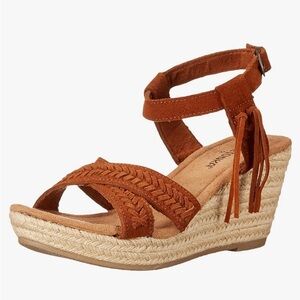 NWOT MINNETONKA NAOMI SUEDE/ESPADRILLE ANKLE STRAP SANDALS